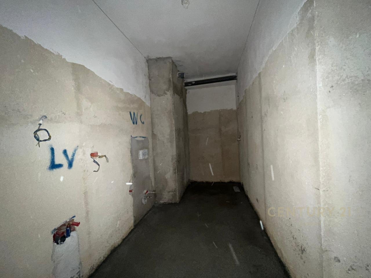 Shitet apartament 2+1+2  në Ali Dem!!