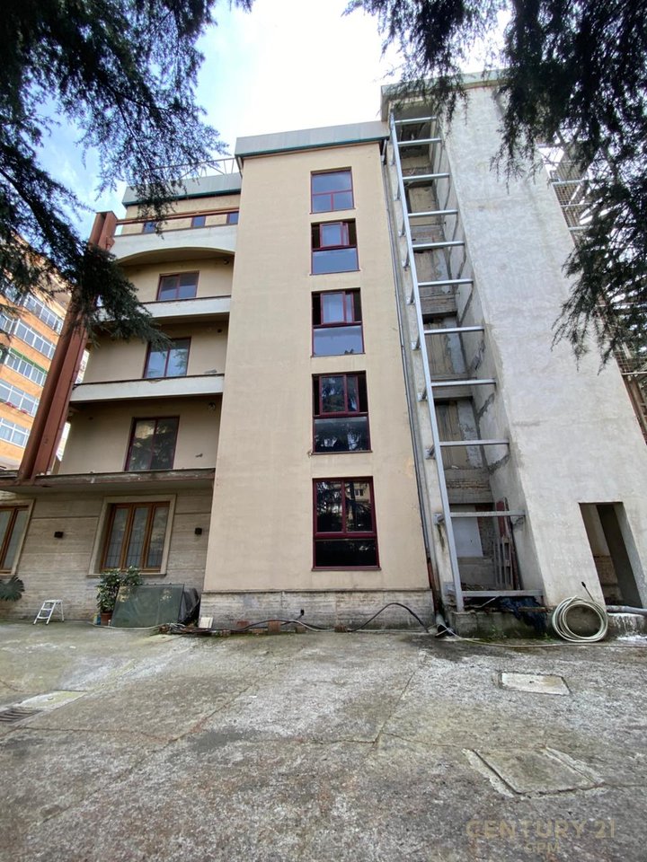 EXCLUSIVE! WE RENT BUSINESS PREMISES 5 FLOORS NEAR THE LAST STATION OF NEW TIRANA