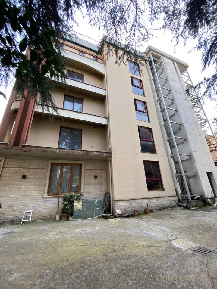 EXCLUSIVE! WE RENT BUSINESS PREMISES 5 FLOORS NEAR THE LAST STATION OF NEW TIRANA