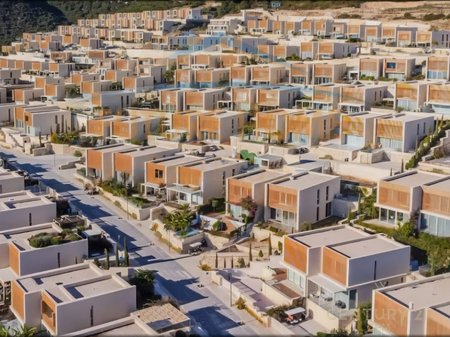 Vilë 3 kateshe me pishine në shitje në Green Coast - 990,000€