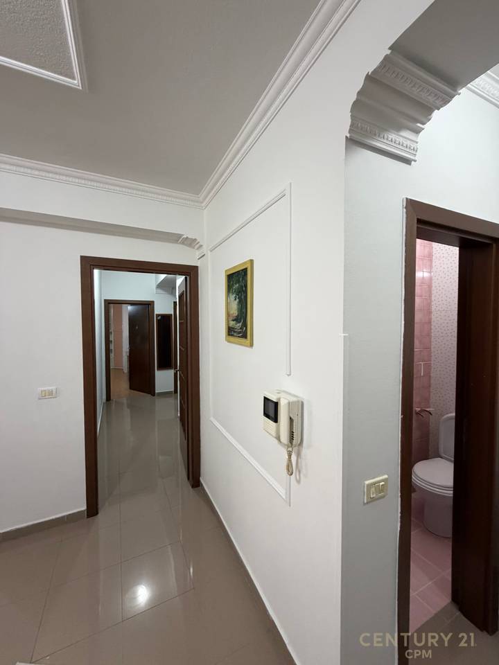 Appartamento 2+1+2 in affitto nella zona di Blloku