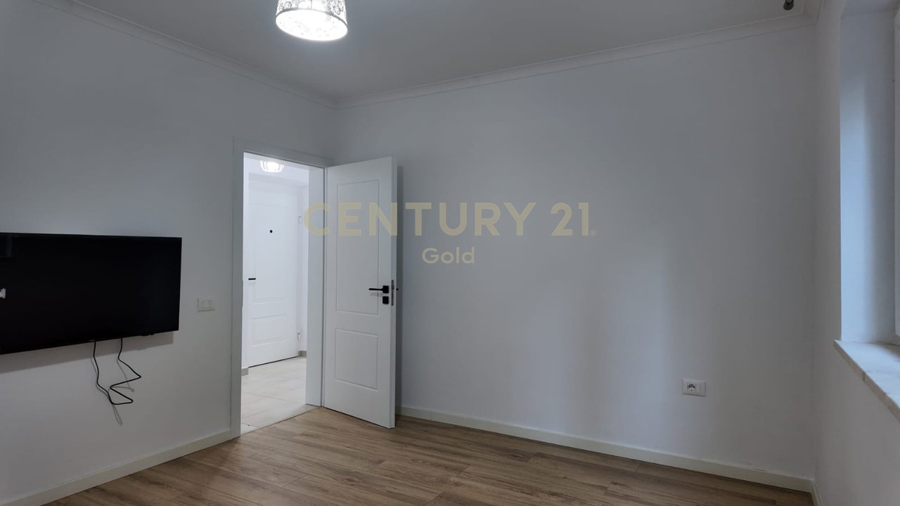 JEPET ME QIRA APARTAMENT 1+1 PRANE XHAMLLIKUT !