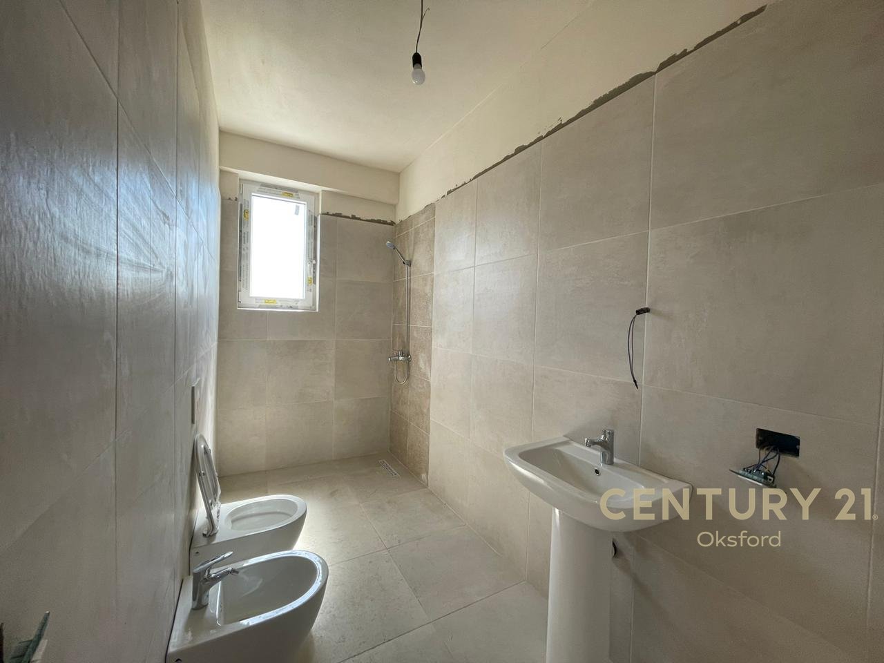 SHITET APARTAMENT 3+1+2 TEK KOMUNA E PARISIT