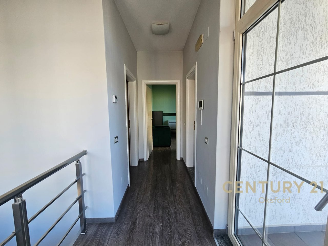 DUE UFFICI SU DUE PIANI IN AFFITTO IN UN EDIFICIO FINO AL 21 DICEMBRE!