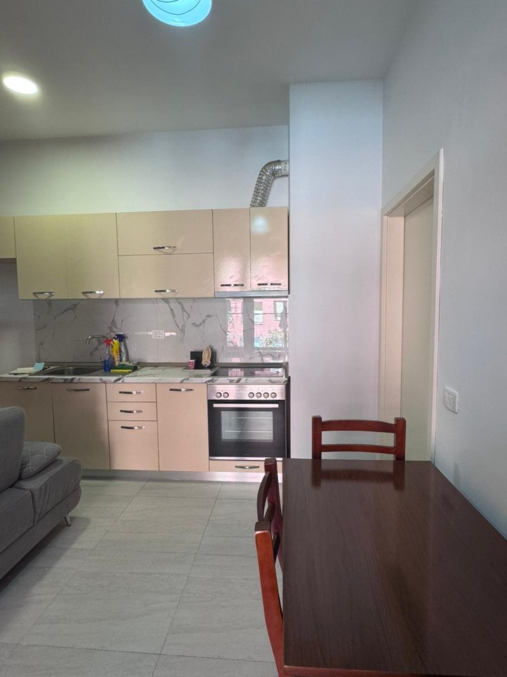 Apartament 1+1 Me Qira në Ali Demi, Tiranë - 350€ | 50 m²