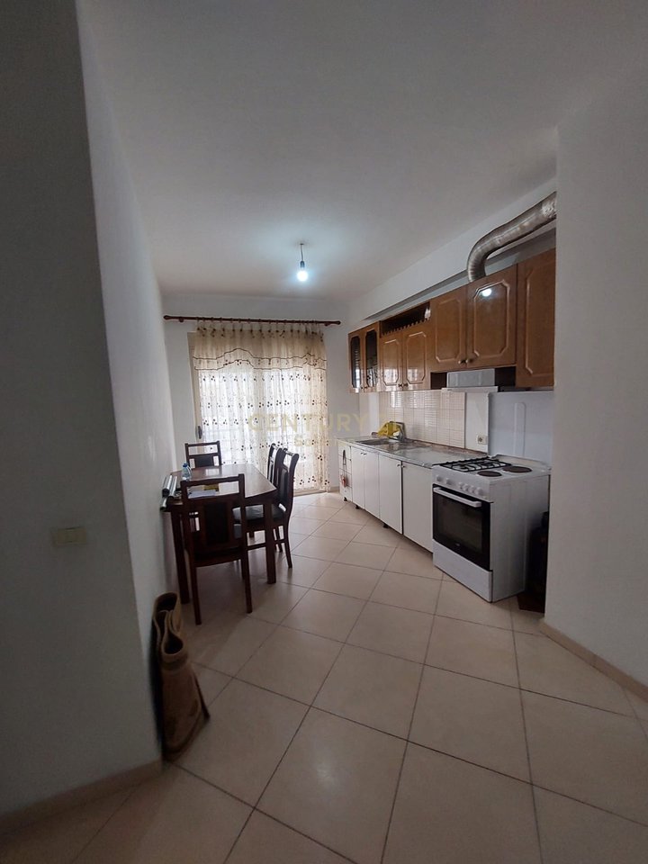APARTAMENT 2+1+2 PER QIRA TEK VILA-L !