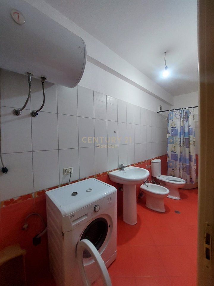 APARTAMENT 2+1+2 PER QIRA TEK VILA-L !