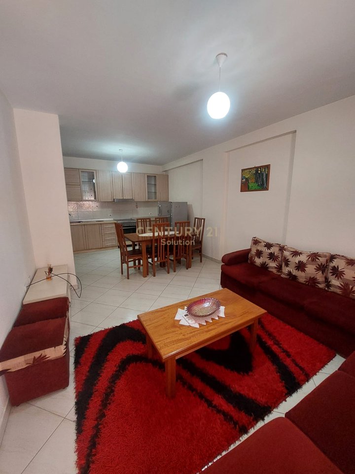 APARTAMENT 2+1+2 PER QIRA NE ASTIR!