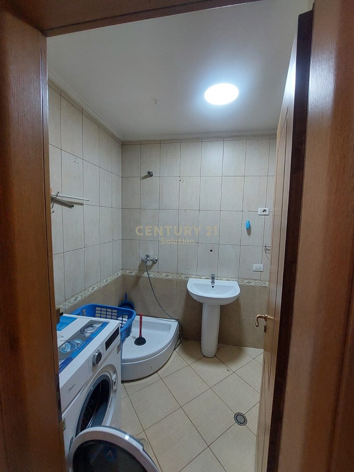 APARTAMENT 2+1+2 PER QIRA NE ASTIR!