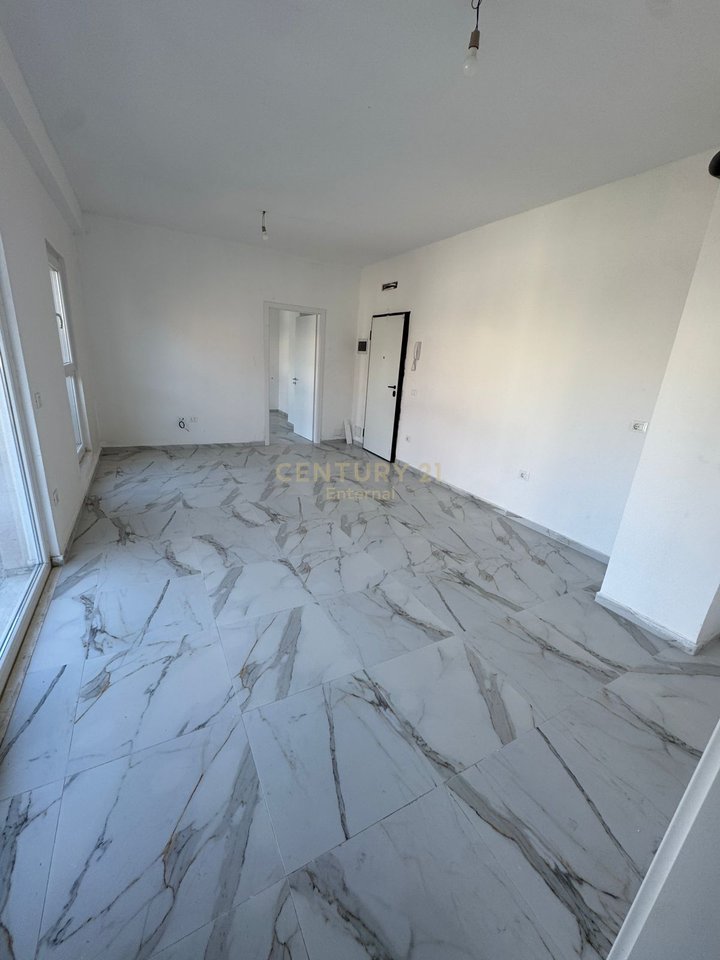 Aura Complex - Spazio Ufficio 1+1 in Affitto in Via Dritan Hoxha
