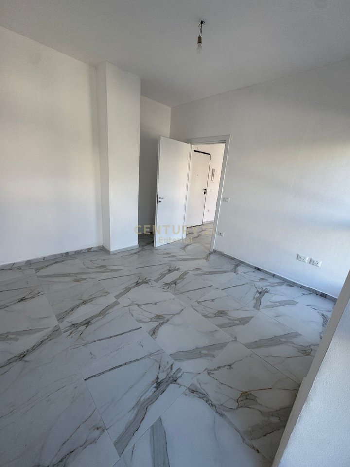 Aura Complex - Spazio Ufficio 1+1 in Affitto in Via Dritan Hoxha