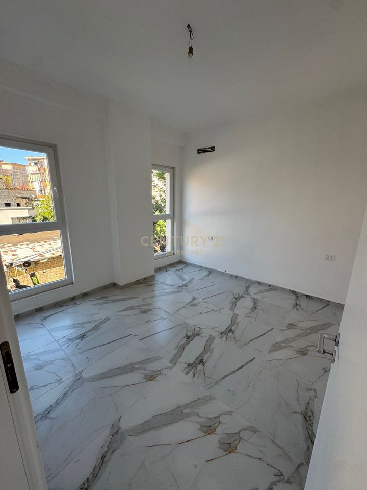 Aura Complex - Spazio Ufficio 1+1 in Affitto in Via Dritan Hoxha