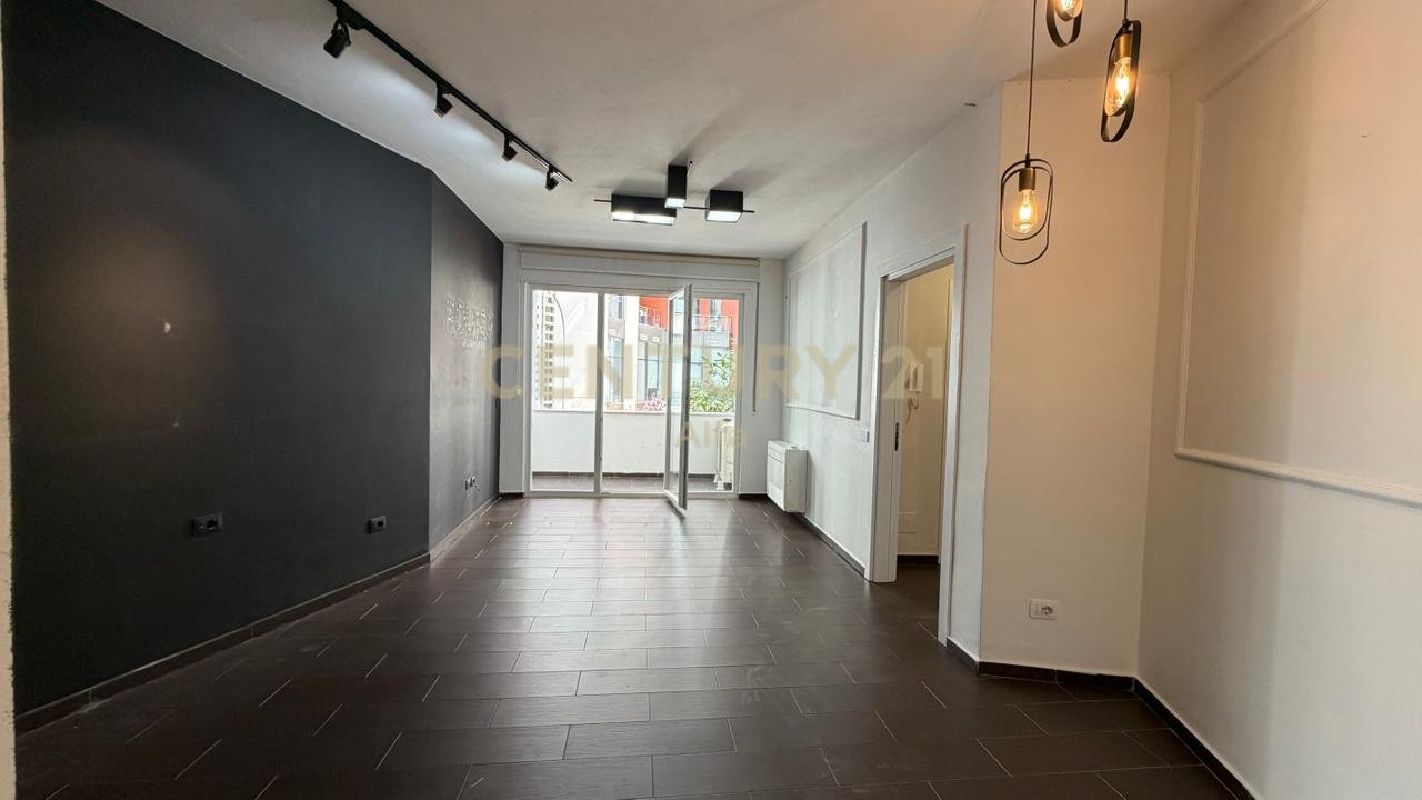 Spazio ufficio in affitto in via Kosovareve!
