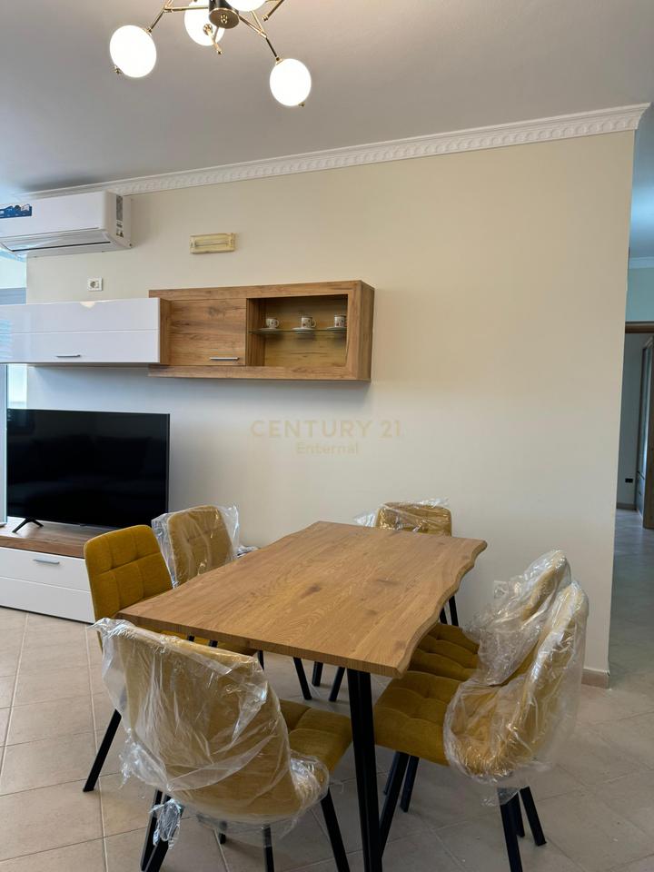Apartament 3+1+2 Me Qira te Fresku, Tiranë