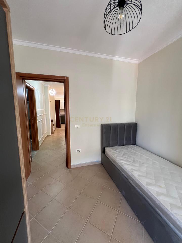 Apartament 3+1+2 Me Qira te Fresku, Tiranë