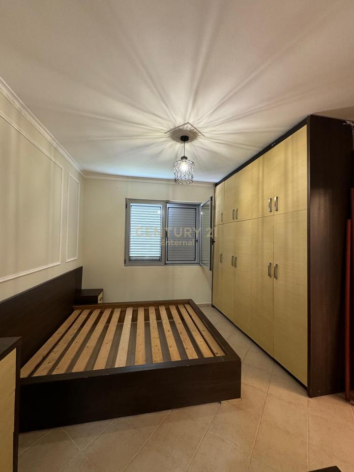 Apartament 3+1+2 Me Qira te Fresku, Tiranë