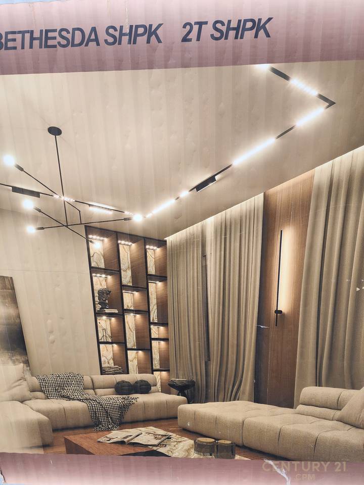 Shitet apartament 2+1 prane Shkolles Kuqe!