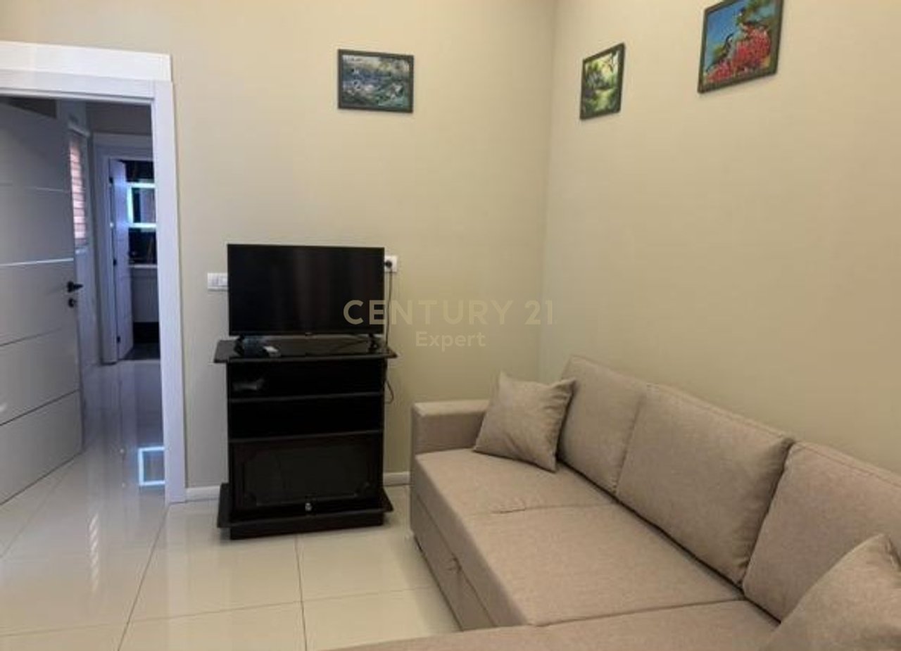 Shitet apartament (garsoniere) në katin 0, në zonën Ujë i Ftohtë, Vlorë.