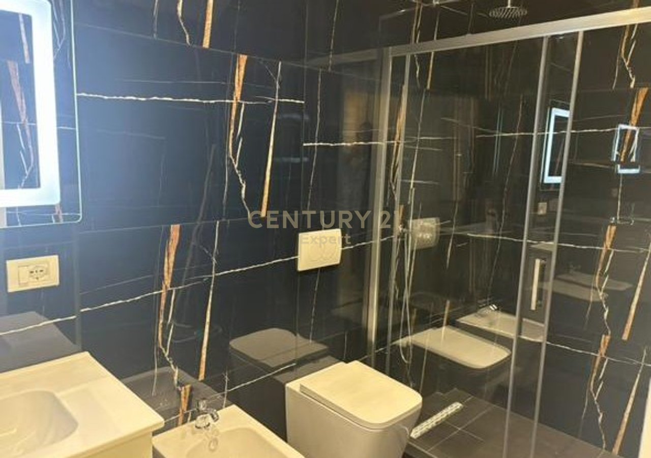 Shitet apartament (garsoniere) në katin 0, në zonën Ujë i Ftohtë, Vlorë.
