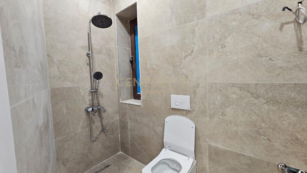 Business premises 80 m² for rent, 1st floor, opposite Vila L.