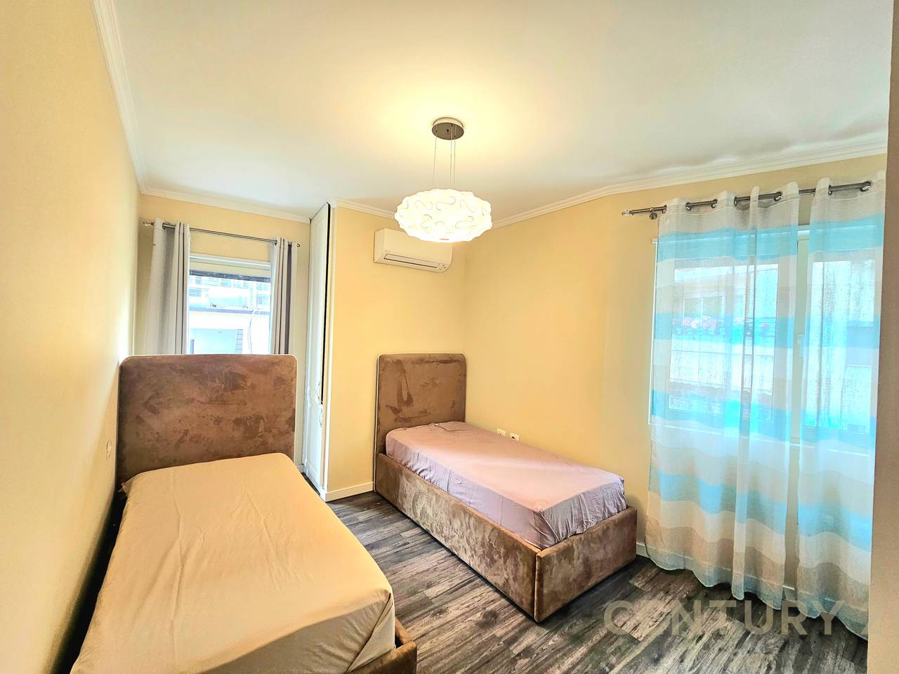 APARTMENT 2+1+PARKING FOR RENT ON BARRICADE STREET