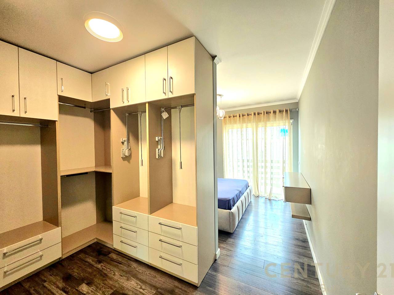 APARTMENT 2+1+PARKING FOR RENT ON BARRICADE STREET