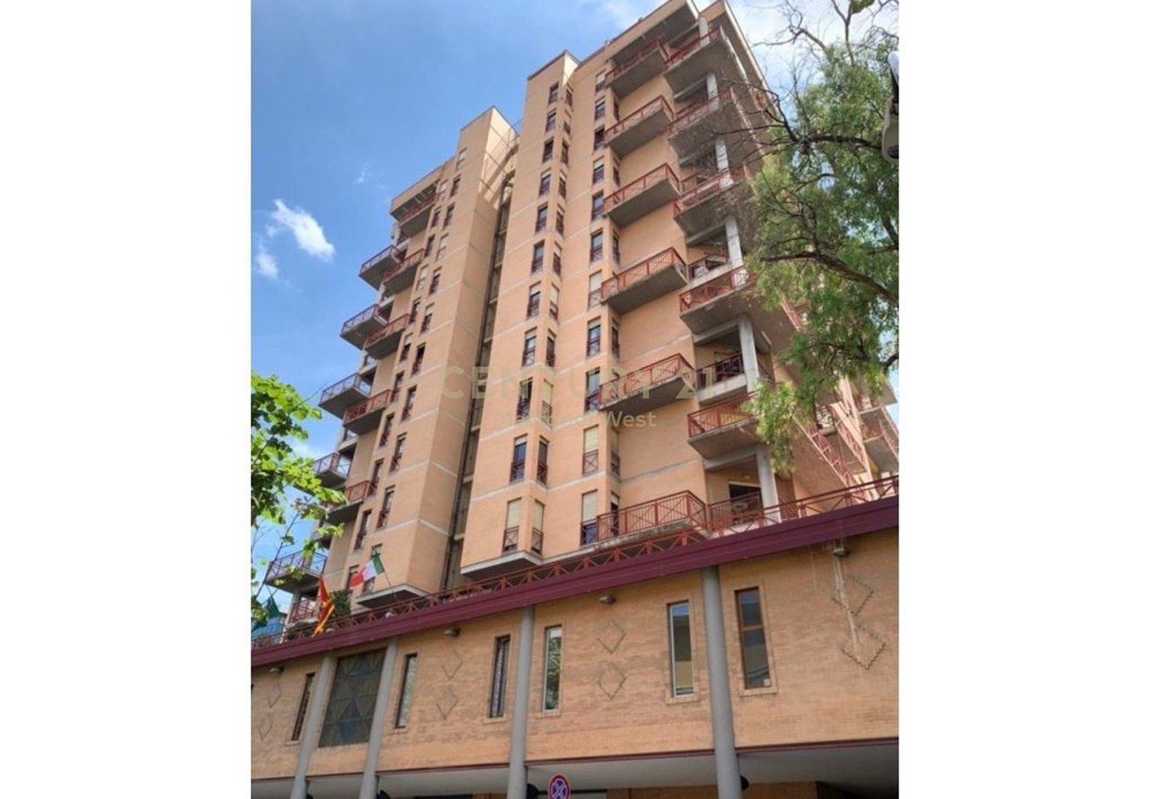 Commercial space for sale at Torre Drin
