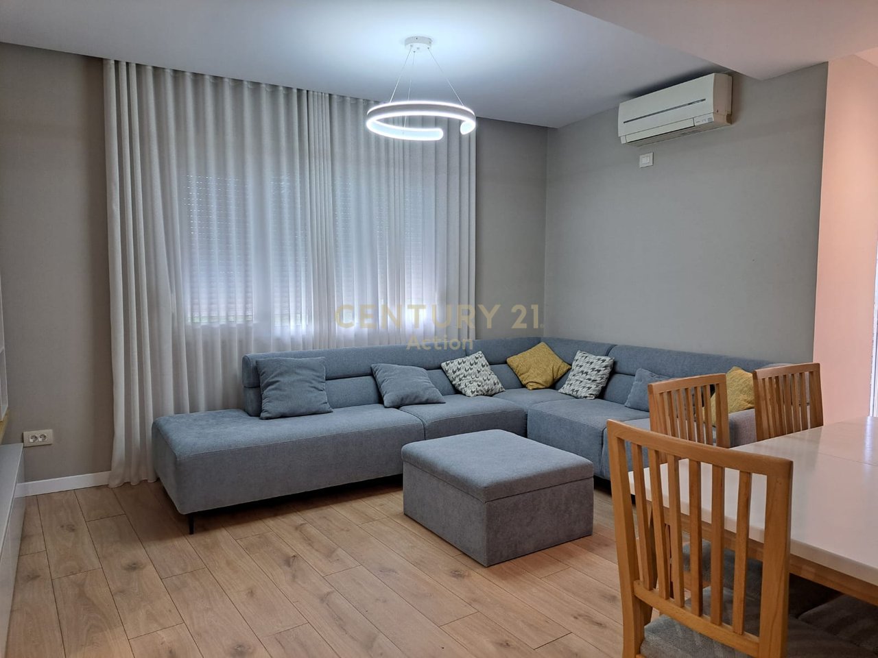 🏡 Jepet me qira apartament 2+1 – Bulevardi i Ri