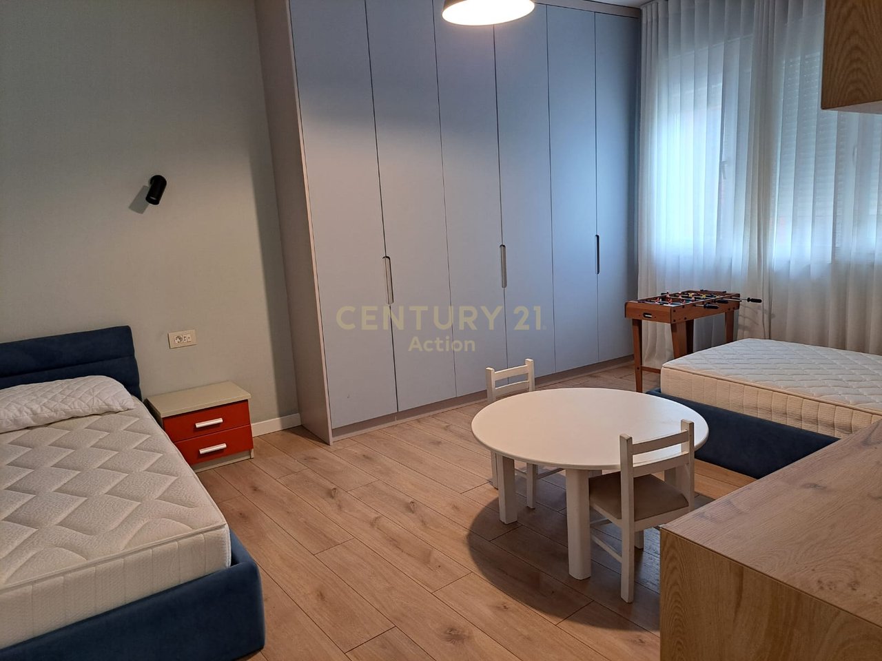 🏡 Jepet me qira apartament 2+1 – Bulevardi i Ri