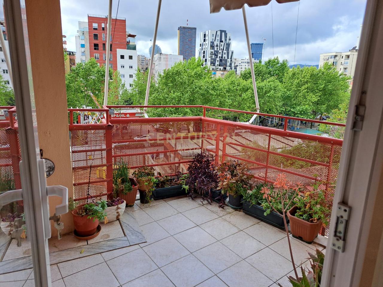 🏡 Jepet me qira apartament 2+1 – Bulevardi i Ri