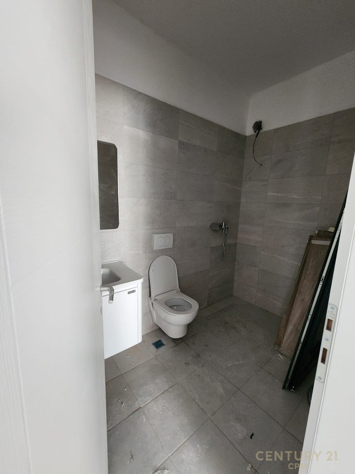 Appartamento 2+1+2 in vendita a Radison Dry Lake, Tirana - €275.000 | 128 m²
