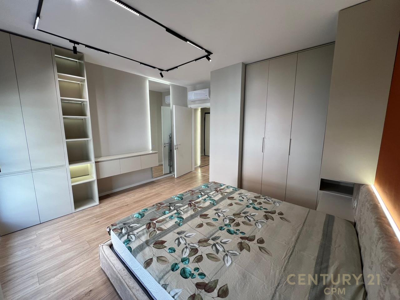 Apartament 1+1 tek Salillari, Kopshti Botanik Zoologjik, Tiranë