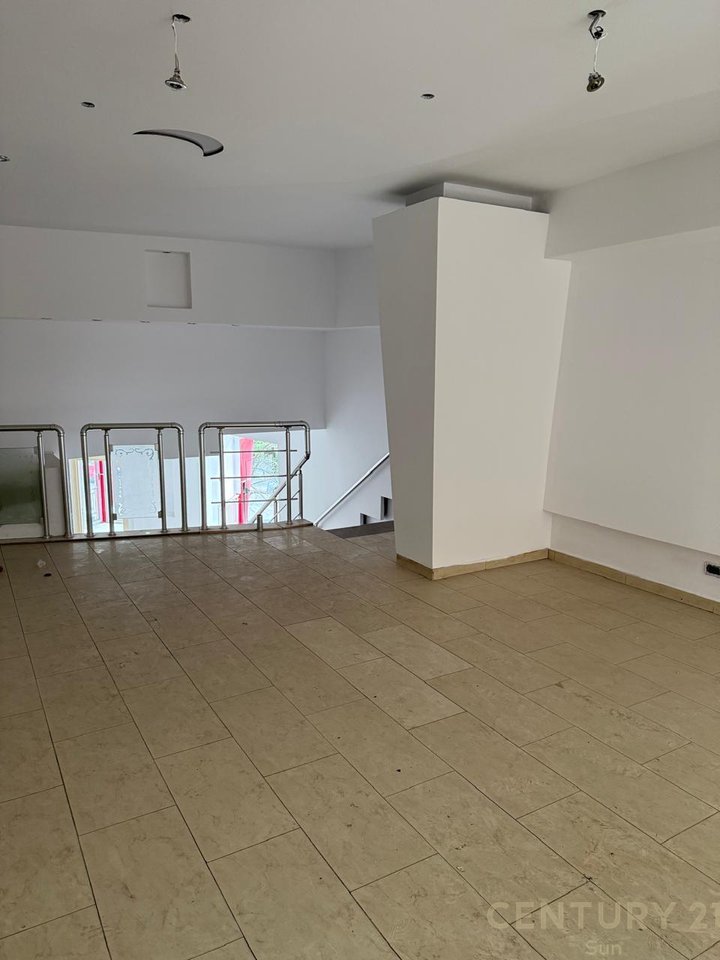 Ambient Komercial për Shitje në Shkolla e Baletit,