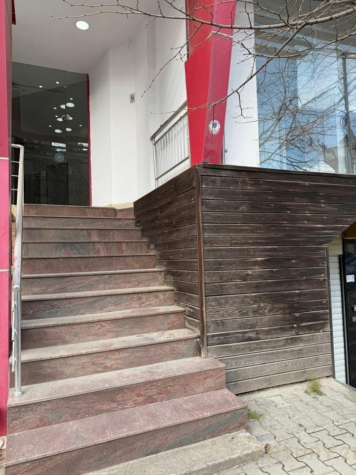 Ambient Komercial për Shitje në Shkolla e Baletit,