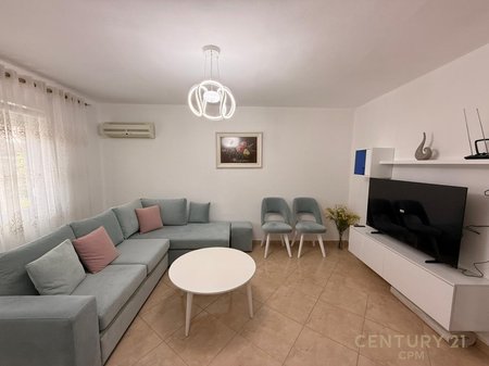 APARTAMENT 1+1 ME QIRA PRANE 21 DHJETORIT!