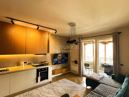 Kompleksi Grand, Tregu Elektrik - Shitet 1+1 59m2 + 10m2 Verande