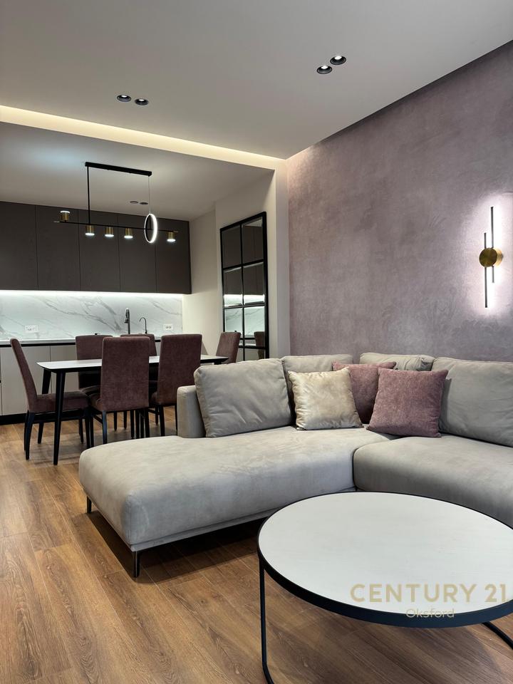 APARTAMENT 1+1 PLUS POST PARKIMI PËR QIRA TE SHKOLLA E KUQE
