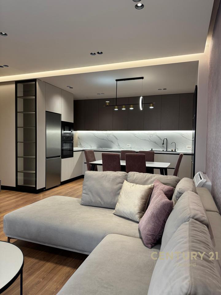 APARTAMENT 1+1 PLUS POST PARKIMI PËR QIRA TE SHKOLLA E KUQE