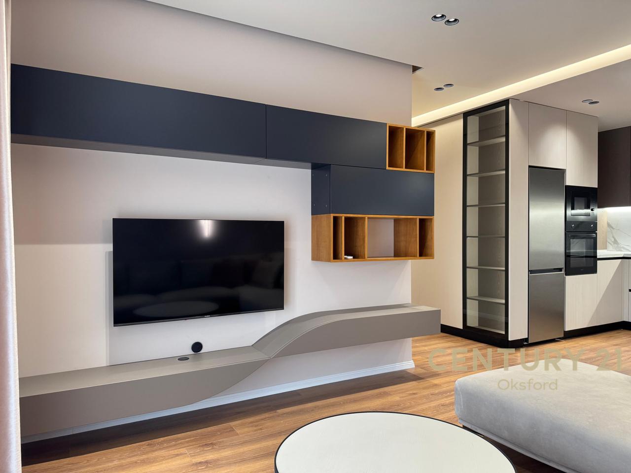 APARTAMENT 1+1 PLUS POST PARKIMI PËR QIRA TE SHKOLLA E KUQE