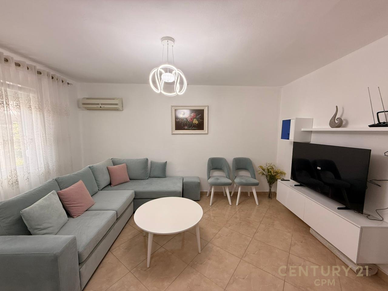 APARTAMENT 1+1 ME QIRA PRANE 21 DHJETORIT!