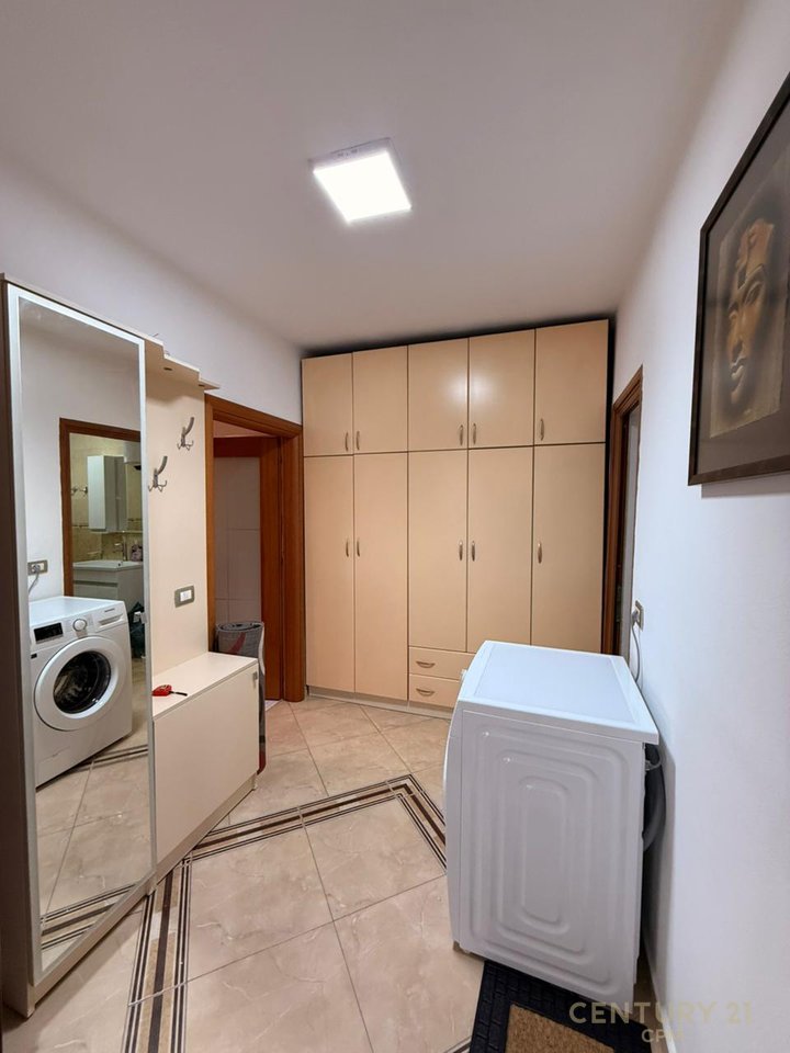 APARTAMENT 1+1 ME QIRA PRANE 21 DHJETORIT!