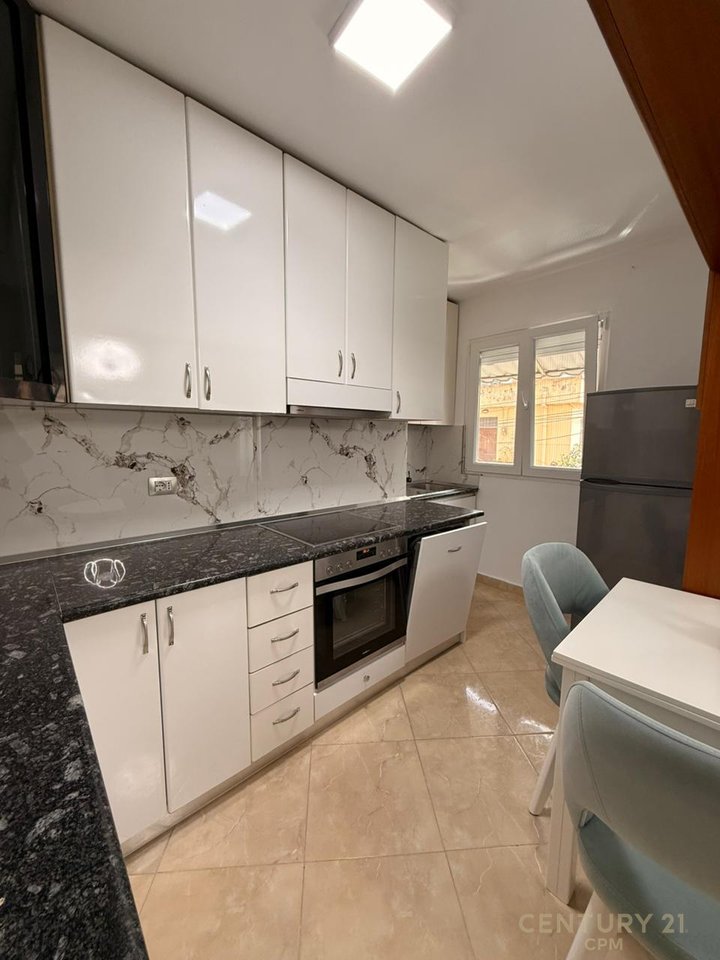 APARTAMENT 1+1 ME QIRA PRANE 21 DHJETORIT!
