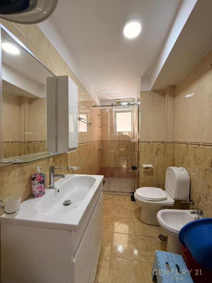 APARTAMENT 1+1 ME QIRA PRANE 21 DHJETORIT!