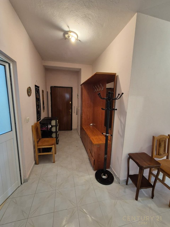 NE KOMUNEN E PARISIT JAPIM ME QIRA APARTAMENT 2+1+2