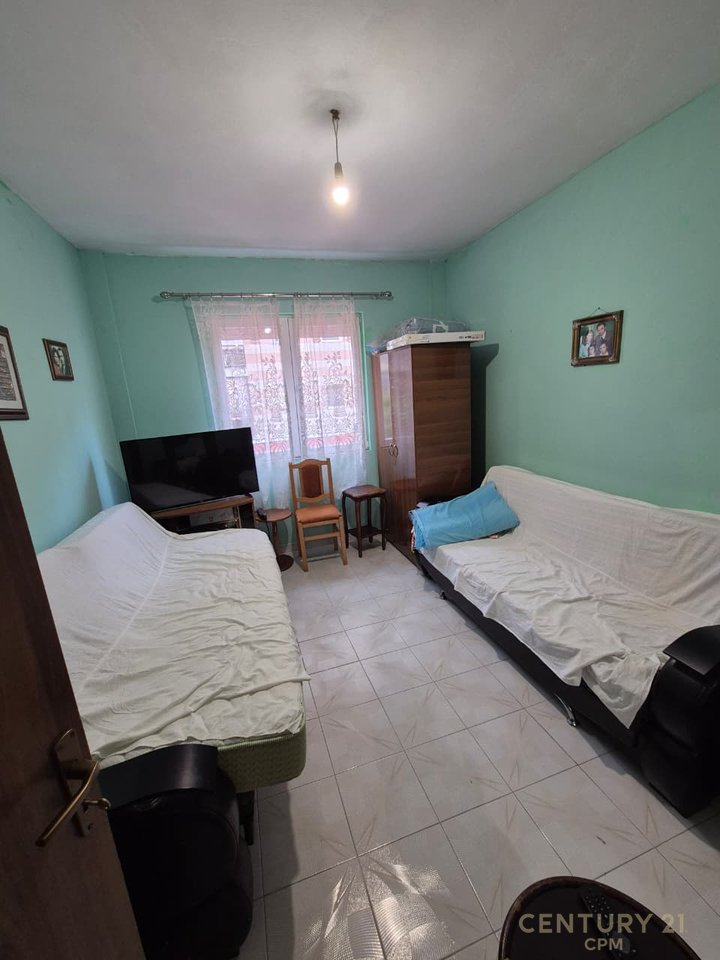 NE KOMUNEN E PARISIT JAPIM ME QIRA APARTAMENT 2+1+2
