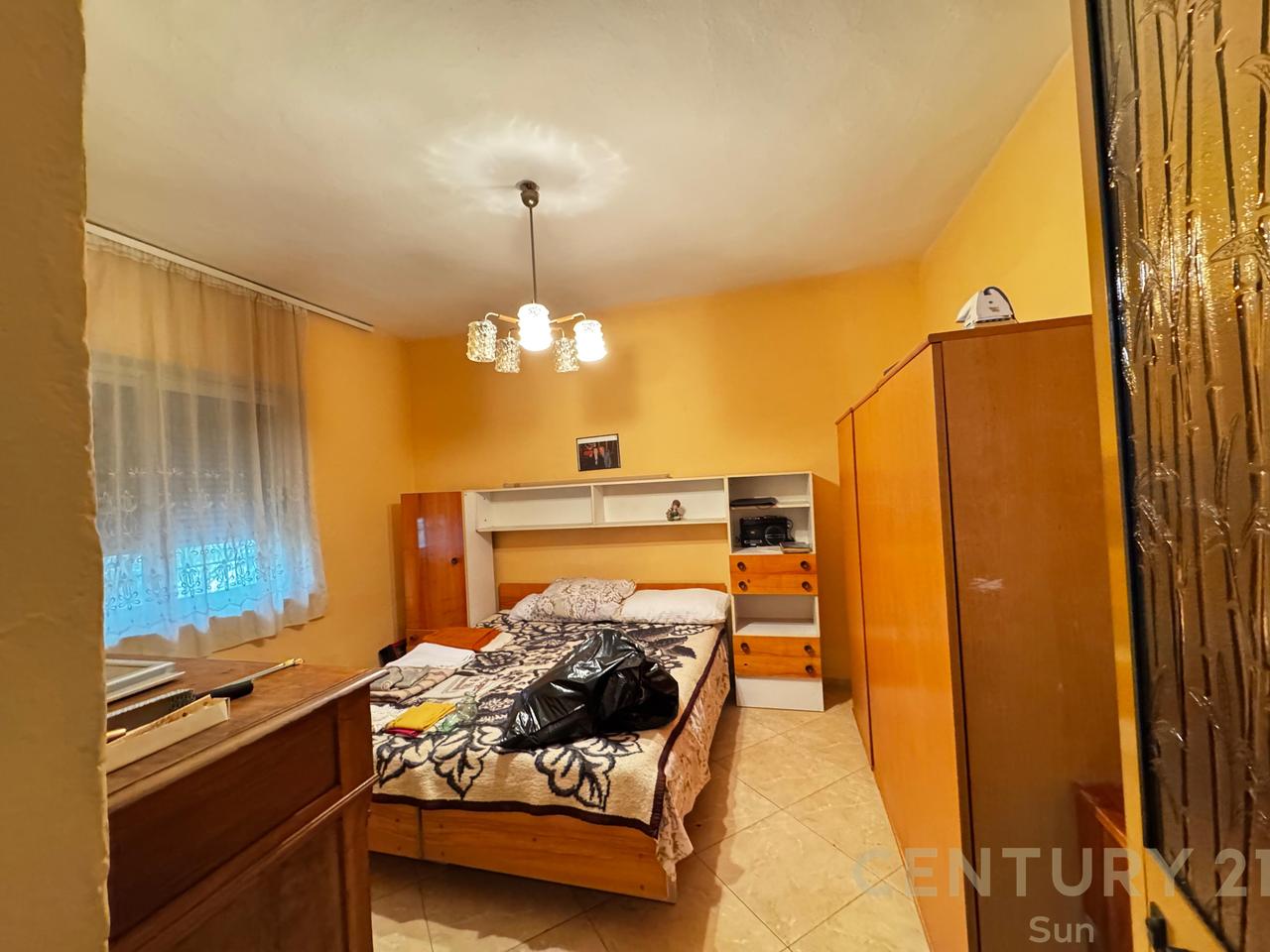 SHITET APARTAMENT 3+1 TEK MOZAIKU I TIRANE