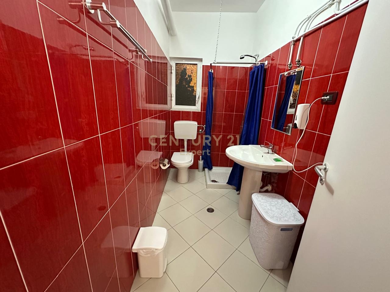 Apartament 1+1+post parkimi per qira në Vlorë