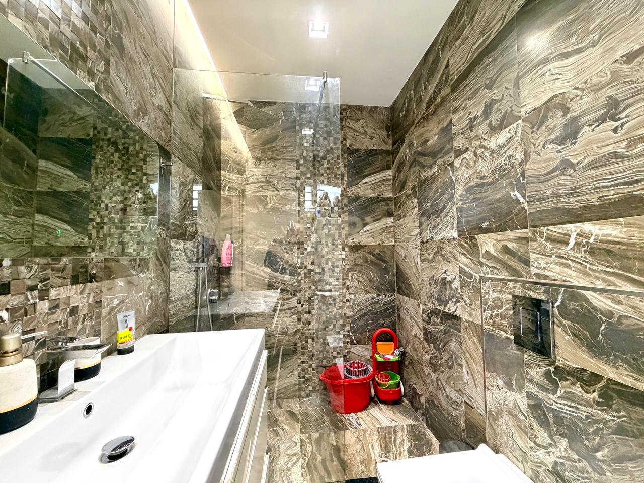 SHESIM, APARTAMENT PREMIUM 2+1+2 me POST PARKIMI, LIQENI I THATE‼️