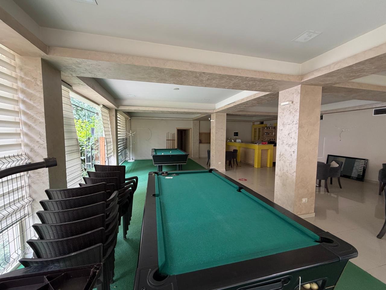UNITS FOR RENT, NEAR THE INTERSECTION BY "KALI TROJES"!