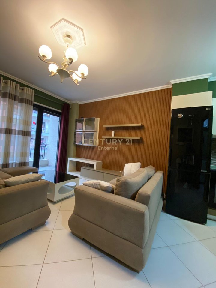 Shitet Apartament 2+1 ne Astir
